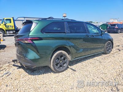 Trzecie zdjęcie samochodu z tyłu: 2025 TOYOTA SIENNA WOODLAND EDITION VIN:5TDCSKFC3SS206269 - miniatura
