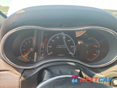 Zdjęcie 9 z 13 samochodu: 2015 JEEP GRAND CHEROKEE LAREDO VIN:1C4RJFAG2FC748050 - miniatura