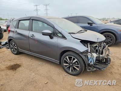 Czwarte zdjęcie samochodu z boku: 2018 NISSAN VERSA NOTE SR VIN:3N1CE2CP2JL360364 - miniatura