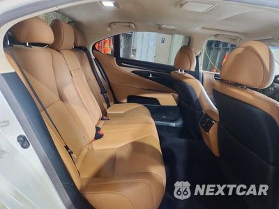 Zdjęcie 10 z 12 samochodu: 2016 LEXUS LS 460L VIN:JTHDL5EF2G5007739 - miniatura