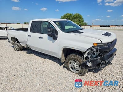 Czwarte zdjęcie samochodu z boku: 2020 CHEVROLET SILVERADO C2500 HEAVY DUTY VIN:1GC2WLE73LF286118 - miniatura