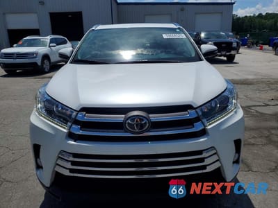 Piąte zdjęcie samochodu w środku: 2018 TOYOTA HIGHLANDER LIMITED VIN:5TDYZRFH9JS273768 - miniatura