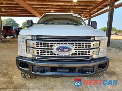 Piąte zdjęcie samochodu w środku: 2019 FORD F250 SUPER DUTY VIN:1FT7W2B63KED40971 - miniatura