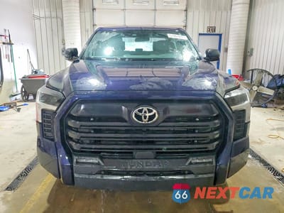 Piąte zdjęcie samochodu w środku: 2025 TOYOTA TUNDRA SR5 VIN:5TFLA5DB4SX254078 - miniatura