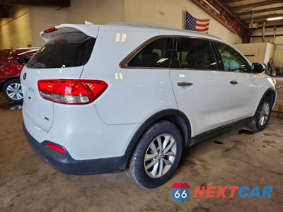 Trzecie zdjęcie samochodu z tyłu: 2017 KIA SORENTO LX VIN:5XYPG4A39HG296037 - miniatura