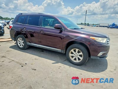 Czwarte zdjęcie samochodu z boku: 2013 TOYOTA HIGHLANDER SE VIN:5TDZK3EH0DS119512 - miniatura