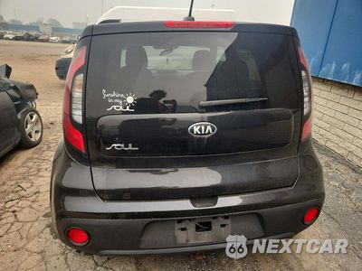Zdjęcie 6 z 12 samochodu: 2017 KIA SOUL BASE VIN:KNDJN2A2XH7886820 - miniatura