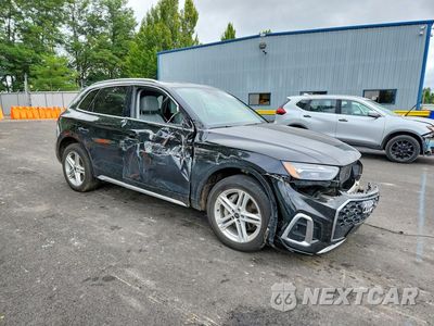Czwarte zdjęcie samochodu z boku: 2024 AUDI Q5 E PREMIUM PLUS 55 VIN:WA1E2AFY0R2111405 - miniatura