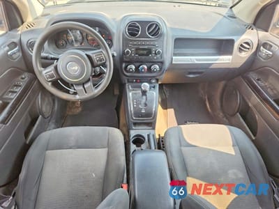 Zdjęcie 8 z 14 samochodu: 2016 JEEP COMPASS SPORT VIN:1C4NJDBB9GD627016 - miniatura