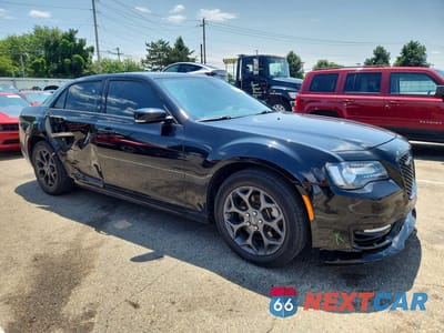 Czwarte zdjęcie samochodu z boku: 2022 CHRYSLER 300 TOURING L VIN:2C3CCASG4NH222455 - miniatura