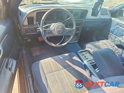 Zdjęcie 8 z 12 samochodu: 1988 FORD THUNDERBIRD VIN:1FABP6042JH203443 - miniatura