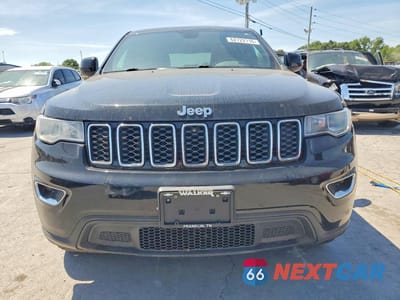 Piąte zdjęcie samochodu w środku: 2017 JEEP GRAND CHEROKEE LAREDO VIN:1C4RJFAG2HC679993 - miniatura