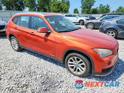 Czwarte zdjęcie samochodu z boku: 2015 BMW X1 XDRIVE28I VIN:WBAVL1C58FVY24623 - miniatura