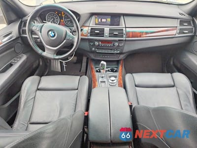 Zdjęcie 8 z 13 samochodu: 2008 BMW X5 4.8I VIN:5UXFE83518L162228 - miniatura