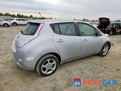 Trzecie zdjęcie samochodu z tyłu: 2011 NISSAN LEAF SV VIN:JN1AZ0CP2BT006759 - miniatura