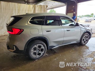 Trzecie zdjęcie samochodu z tyłu: 2026 BMW X1 XDRIVE28I VIN:WBX73EF00T5571542 - miniatura
