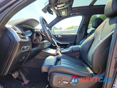 Zdjęcie 7 z 13 samochodu: 2019 BMW X5 XDRIVE40I VIN:5UXCR6C58KLL09051 - miniatura