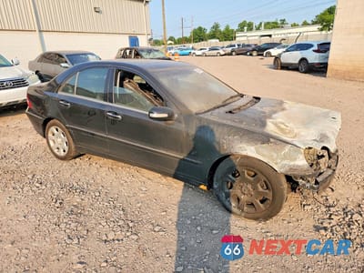 Czwarte zdjęcie samochodu z boku: 2005 MERCEDES-BENZ C 240 4MATIC VIN:WDBRF81J05F564648 - miniatura