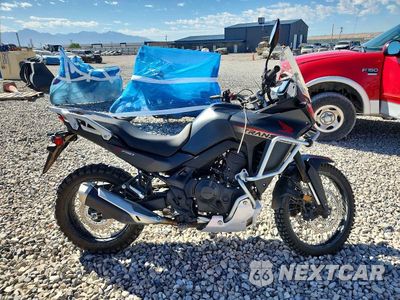 2024 HONDA XL750 JH2RD1611RK102577 - główne zdjęcie licytacji z USA - miniatura