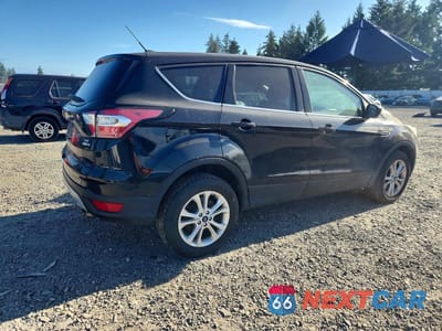 Trzecie zdjęcie samochodu z tyłu: 2017 FORD ESCAPE SE VIN:1FMCU9GD2HUC53853 - miniatura