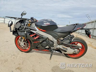 Trzecie zdjęcie samochodu z tyłu: 2025 APRILIA RSV4 1100 VIN:ZD4KYUA07SS001181 - miniatura