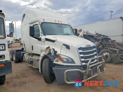 Czwarte zdjęcie samochodu z boku: 2023 FREIGHTLINER CASCADIA 126 SEMI TRUCK VIN:3AKJHHDR6PSUC9004 - miniatura