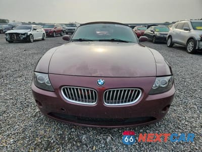 Piąte zdjęcie samochodu w środku: 2005 BMW Z4 3.0 VIN:4USBT53505LT28278 - miniatura