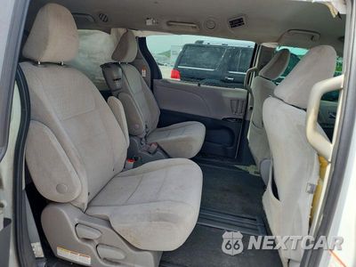 Zdjęcie 11 z 14 samochodu: 2020 TOYOTA SIENNA LE VIN:5TDKZ3DC2LS079905 - miniatura