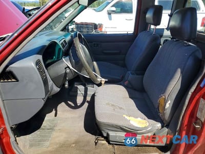 Zdjęcie 7 z 12 samochodu: 1996 NISSAN TRUCK KING CAB SE/KING CAB XE VIN:1N6SD16S3TC350508 - miniatura