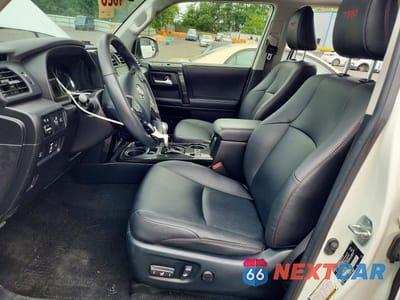 Zdjęcie 7 z 13 samochodu: 2023 TOYOTA 4RUNNER TRD OFF-ROAD PREMIUM VIN:JTERU5JR3P6177070 - miniatura
