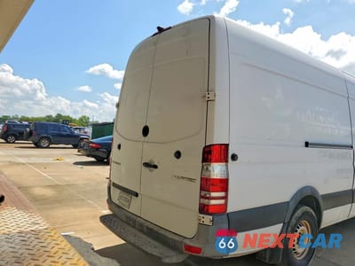 Zdjęcie 6 z 13 samochodu: 2015 MERCEDES-BENZ SPRINTER 2500 VIN:WD3PE8DC9F5991269 - miniatura