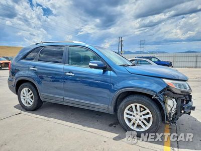 Czwarte zdjęcie samochodu z boku: 2015 KIA SORENTO LX VIN:5XYKT4A79FG551484 - miniatura