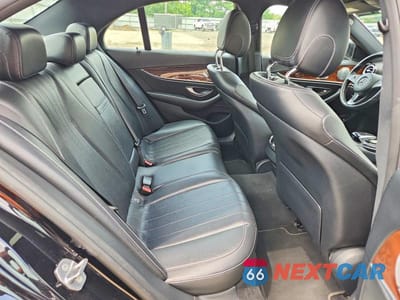 Zdjęcie 10 z 12 samochodu: 2017 MERCEDES-BENZ E 300 4MATIC VIN:WDDZF4KB7HA022956 - miniatura