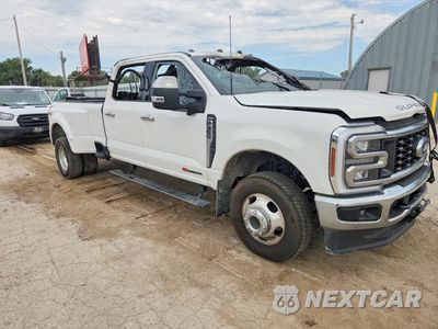 Czwarte zdjęcie samochodu z boku: 2025 FORD F350 SUPER DUTY VIN:1FT8W3DM0SEC23239 - miniatura