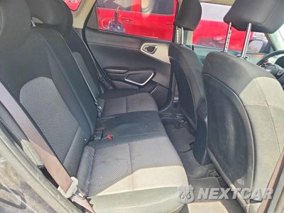 Zdjęcie 10 z 12 samochodu: 2020 KIA SOUL LX VIN:KNDJ23AU1L7717648 - miniatura