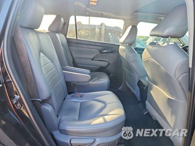 Zdjęcie 11 z 13 samochodu: 2021 TOYOTA HIGHLANDER XLE VIN:5TDGZRAH2MS081065 - miniatura