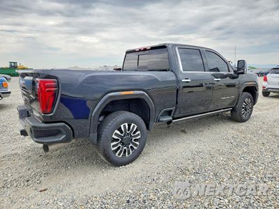 Trzecie zdjęcie samochodu z tyłu: 2025 GMC SIERRA K3500 DENALI ULTIMATE VIN:1GT4UYEY4SF277981 - miniatura