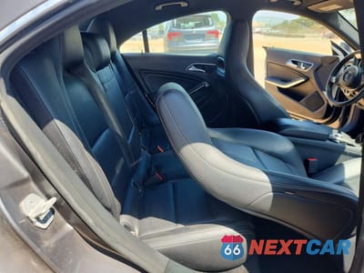 Zdjęcie 10 z 12 samochodu: 2018 MERCEDES-BENZ CLA 250 VIN:WDDSJ4EB0JN586703 - miniatura