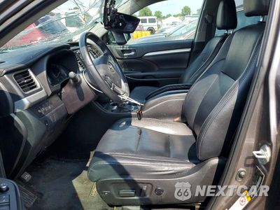 Zdjęcie 7 z 13 samochodu: 2019 TOYOTA HIGHLANDER XLE VIN:5TDJZRFH3KS574636 - miniatura