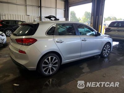 Trzecie zdjęcie samochodu z tyłu: 2018 HYUNDAI ELANTRA GT BASE VIN:KMHH35LE0JU028949 - miniatura