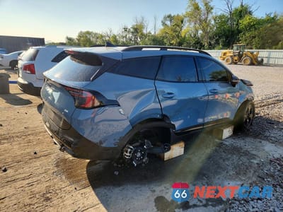 Trzecie zdjęcie samochodu z tyłu: 2026 KIA SPORTAGE HYBRID X-LINE VIN:KNDPVDDGXT7317486 - miniatura