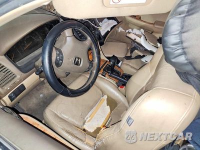 Zdjęcie 8 z 14 samochodu: 2003 HONDA ACCORD EX VIN:JHMCM56683C008424 - miniatura