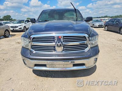 Piąte zdjęcie samochodu w środku: 2018 RAM 1500 SLT VIN:1C6RR7GTXJS312250 - miniatura