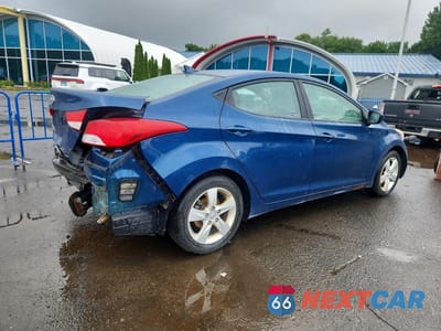 Trzecie zdjęcie samochodu z tyłu: 2013 HYUNDAI ELANTRA GLS VIN:KMHDH4AE5DU013672 - miniatura