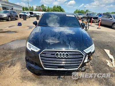 Piąte zdjęcie samochodu w środku: 2018 AUDI A3 PREMIUM VIN:WAUB8GFFXJ1031528 - miniatura