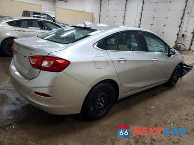 Trzecie zdjęcie samochodu z tyłu: 2018 CHEVROLET CRUZE LT VIN:1G1BE5SM0J7187099 - miniatura