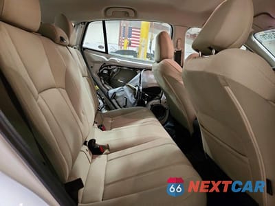 Zdjęcie 10 z 13 samochodu: 2019 SUBARU IMPREZA VIN:4S3GTAA62K3760902 - miniatura