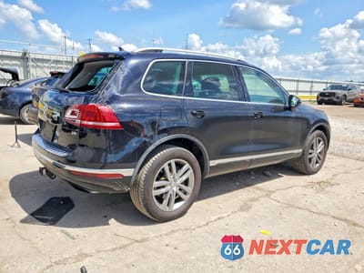 Trzecie zdjęcie samochodu z tyłu: 2016 VOLKSWAGEN TOUAREG SPORT VIN:WVGEF9BPXGD001125 - miniatura