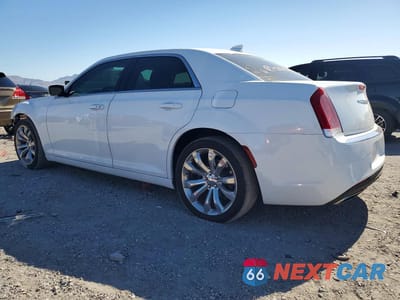 Drugie zdjęcie samochodu z przodu: 2019 CHRYSLER 300 TOURING VIN:2C3CCAAG1KH590427 - miniatura