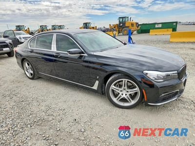 Czwarte zdjęcie samochodu z boku: 2018 BMW 740 XE VIN:WBA7J2C52JG938408 - miniatura